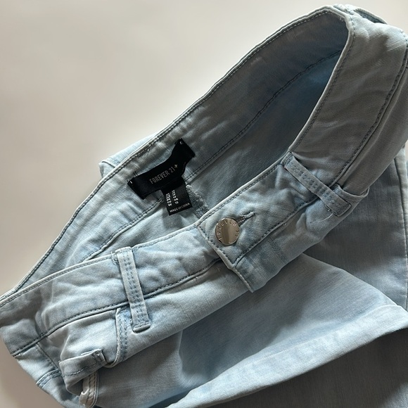 Forever 21 Light Blue Jeans - Picture 10 of 10